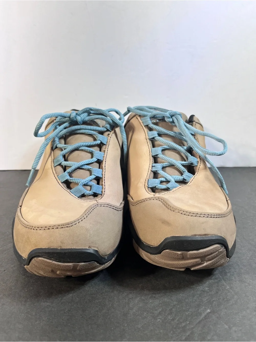 KURU Women’s 10.5 Casual Hiking Lace-Up Shoe in Tan with Light Blue Accents